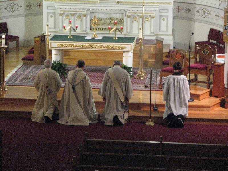 071007_triduum_050.jpg