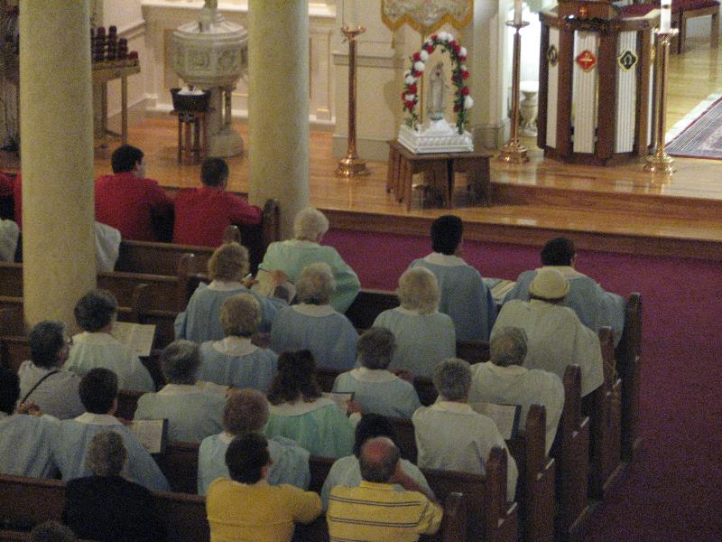 071007_triduum_052.jpg