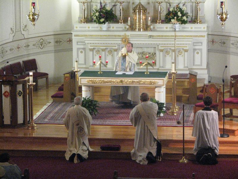 071007_triduum_076.jpg