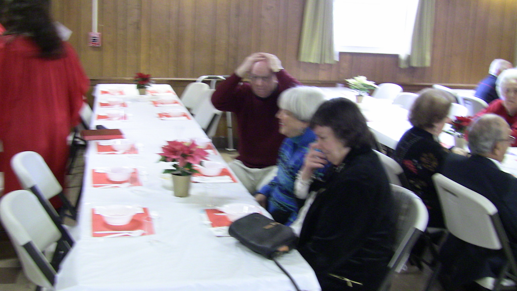 081206_senior_dinner_017.jpg