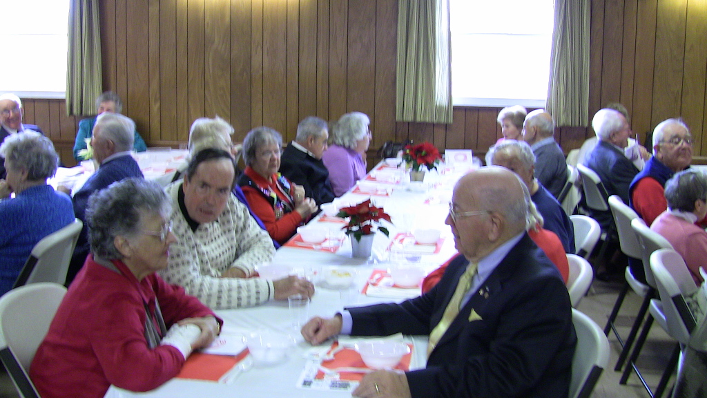 081206_senior_dinner_020.jpg